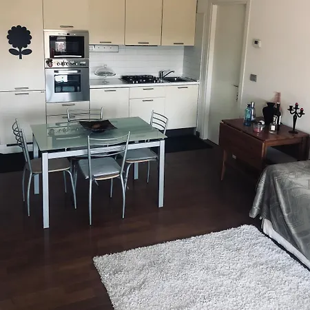 Privata Con Bagno Su Condiviso * メストレ