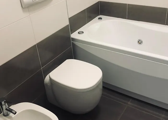 Privata Con Bagno Su Condiviso ホームステイ