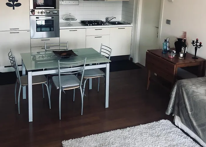 Privata Con Bagno Su Condiviso * メストレ
